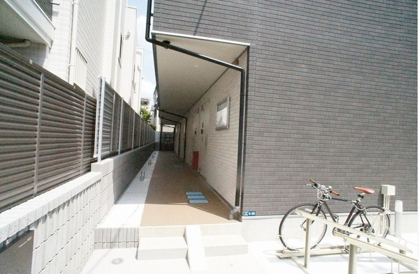 川崎市多摩区菅３丁目の賃貸マンションのロビー