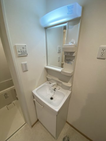 ブライティア横浜鶴見の独立洗面台