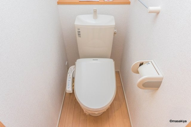 ジュラフ　Bのトイレ|温水洗浄便座付