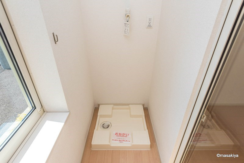 ジュラフ　Bの洗面所|室内洗濯機置き場