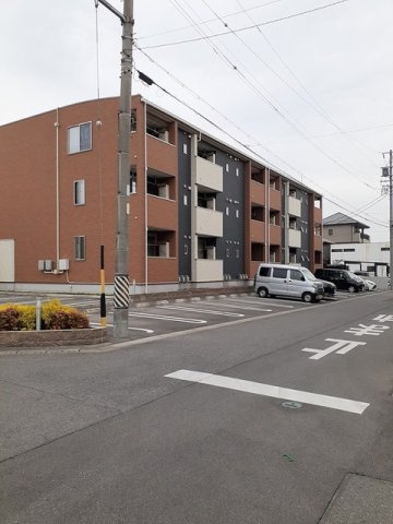 メゾンドプランドールの駐車場