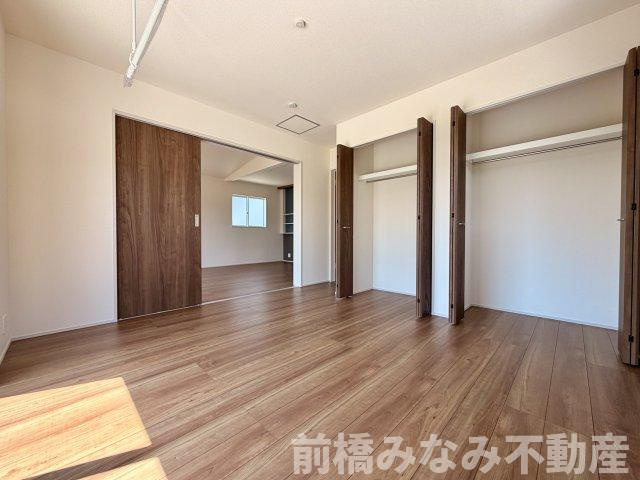 【新築平屋】前橋市総社町植野　４号棟(全４棟)　ブルーミングガーデン　新築建売分譲の洋室|使い勝手のいい洋室です