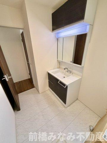 【新築平屋】前橋市総社町植野　４号棟(全４棟)　ブルーミングガーデン　新築建売分譲の独立洗面台|独立洗面化粧台が付いています