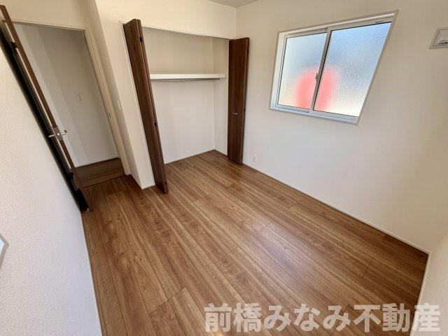 【新築平屋】前橋市総社町植野　４号棟(全４棟)　ブルーミングガーデン　新築建売分譲の洋室|広々とした洋室です