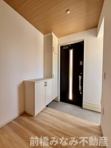 【新築】前橋市北代田町2期　３号棟(全３棟)　アーバンスタイル　新築建売分譲の玄関|落ち着いた玄関です