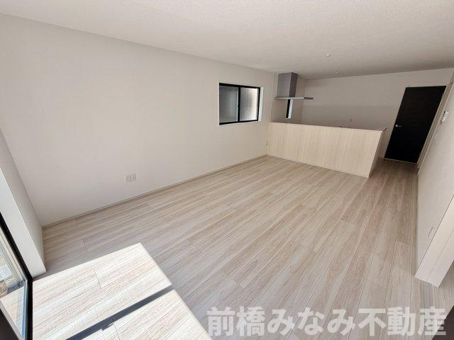 【新築】前橋市北代田町1期　２号棟(全３棟)　アーバンスタイル　新築建売分譲の居間・リビング|ゆったりとした居間です