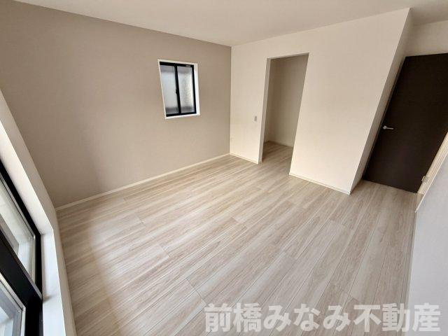 【新築】前橋市北代田町1期　２号棟(全３棟)　アーバンスタイル　新築建売分譲の洋室|きれいな洋室です