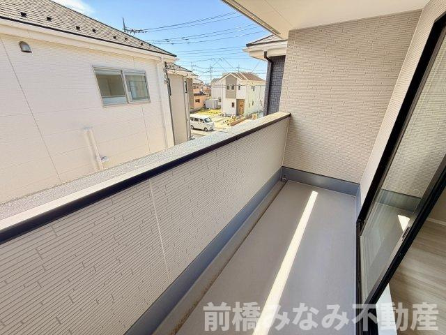 【新築】前橋市北代田町1期　２号棟(全３棟)　アーバンスタイル　新築建売分譲のバルコニー|暖かな日差しのふりそそぐバルコニー
