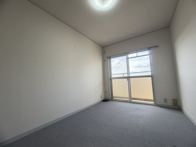 研究学園（5）団地526号棟の洋室
