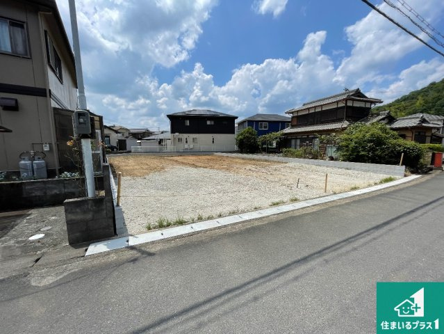 ★南丹市園部町小山西町一本木　新築一戸建ての外観|周辺は落ち着いた街並みの住宅地！子育てがしやすい住環境です！まだ未完成ですが、現地でしかわからない事もございます。是非一度ご覧ください。