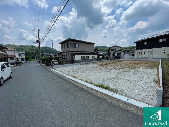 ★南丹市園部町小山西町一本木　新築一戸建ての前面道路含む現地写真|現在建築中！落ち着いた街並みで新生活を始めることが出来そう！周辺の物件も併せてご紹介させて頂きます！