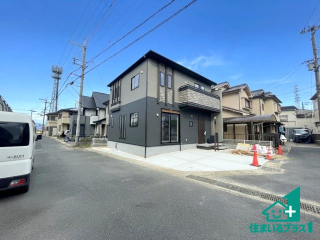 ★24(土)25(日)現地見学可能！★大津市秋葉台　限定1邸の前面道路含む現地写真|周辺は閑静な住宅街！前面道路広々で車の出し入れも便利です。駐車が苦手な方でも安心して車庫入れできます！