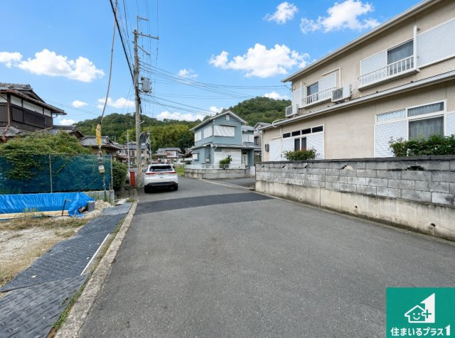 南丹市園部町小山西町一本木　新築一戸建ての前面道路含む現地写真|現在建築中！落ち着いた街並みで新生活を始めることが出来そう！周辺の物件も併せてご紹介させて頂きます！