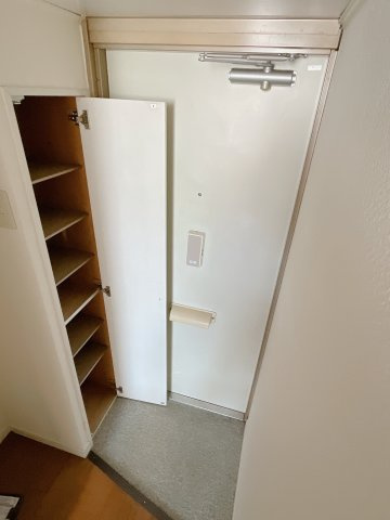 Wood Bellの玄関|※別のお部屋のお写真です※
