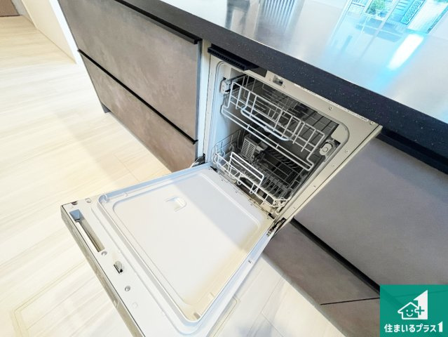 大津市秋葉台　新築一戸建てのその他|食事後の一仕事、食器洗いをボタン一つでお任せできちゃいます！
