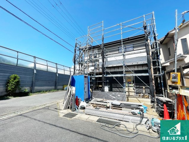 大津市秋葉台　新築一戸建ての外観|周辺は落ち着いた街並みの住宅地！子育てがしやすい住環境です！まだ未完成ですが、現地でしかわからない事もございます。是非一度ご覧ください。