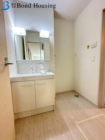 閑静な住宅街　狩場台3期　新築2区画　1号棟の独立洗面台