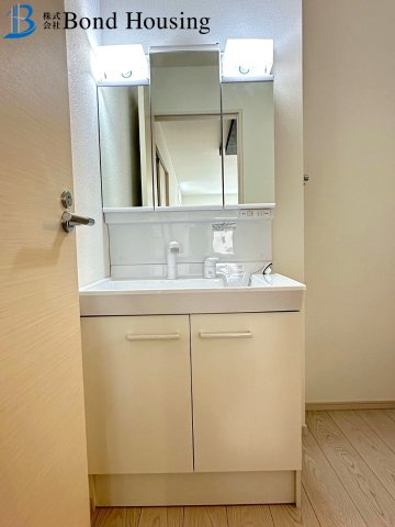 閑静な住宅街　狩場台3期　新築2区画　1号棟の独立洗面台