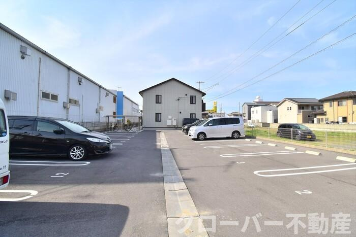 Ray TAMURAの駐車場|駐車場