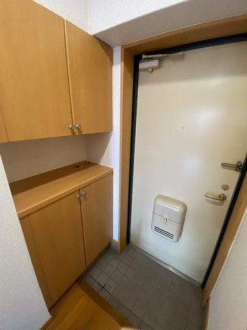 シャンベルジュK☆Tの玄関|明るい玄関です
