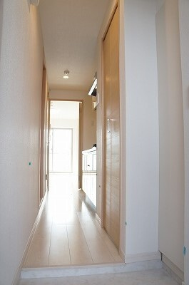 収納もある玄関です