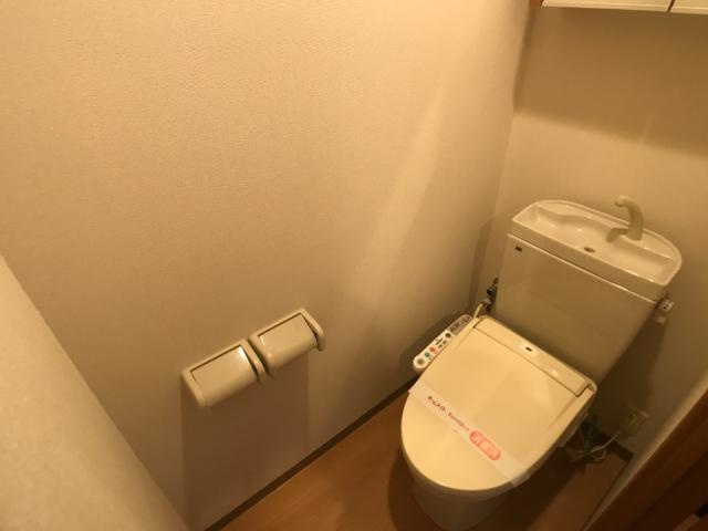シャワー付トイレ