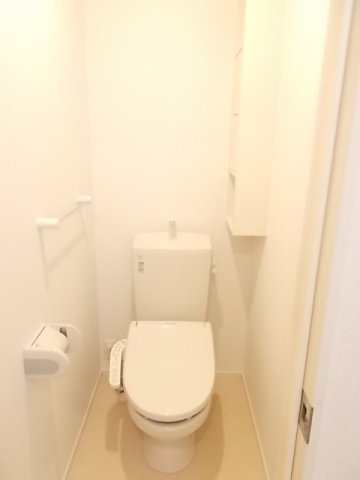 ゆったりとした空間のトイレです
