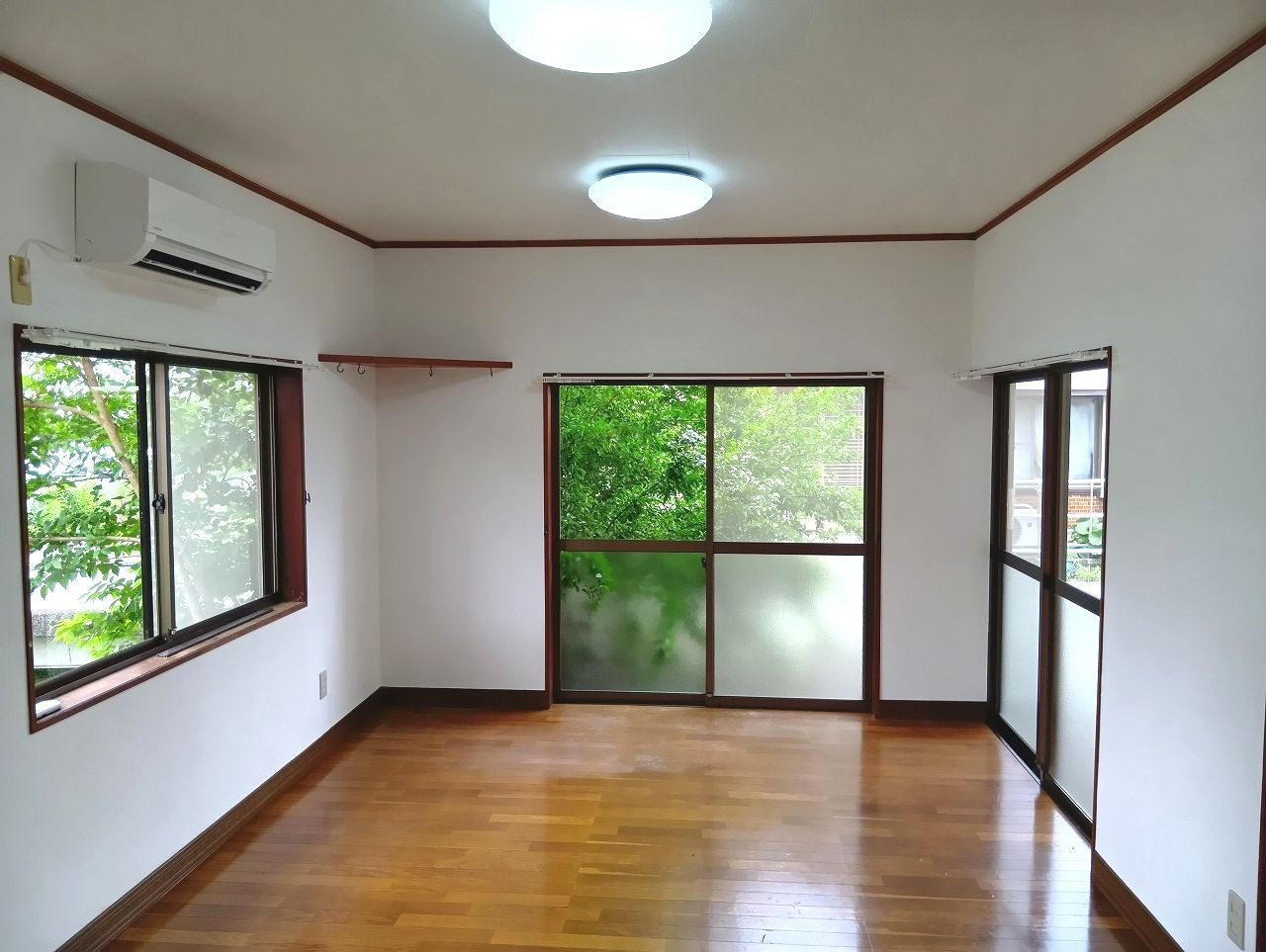 若草町戸建賃貸の洋室|コンパクトで使いやすい洋室です