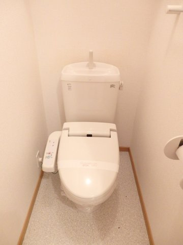 メルヒェンシュロースのトイレ|落ち着いた色調のトイレです