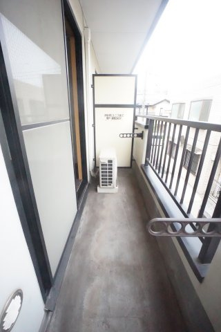 陽当たり良好なバルコニーです