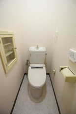 コンパクトで使いやすいトイレです