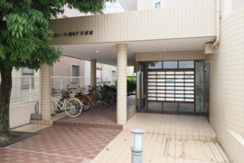 ゆとりのあるエントランスです