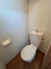 ゆったりとした空間のトイレです
