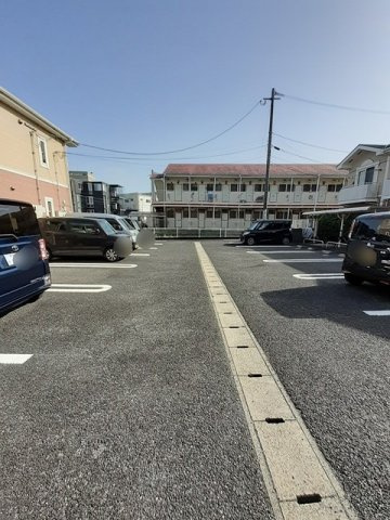 ピュアティ弐番館の駐車場|駐車スペースもあります