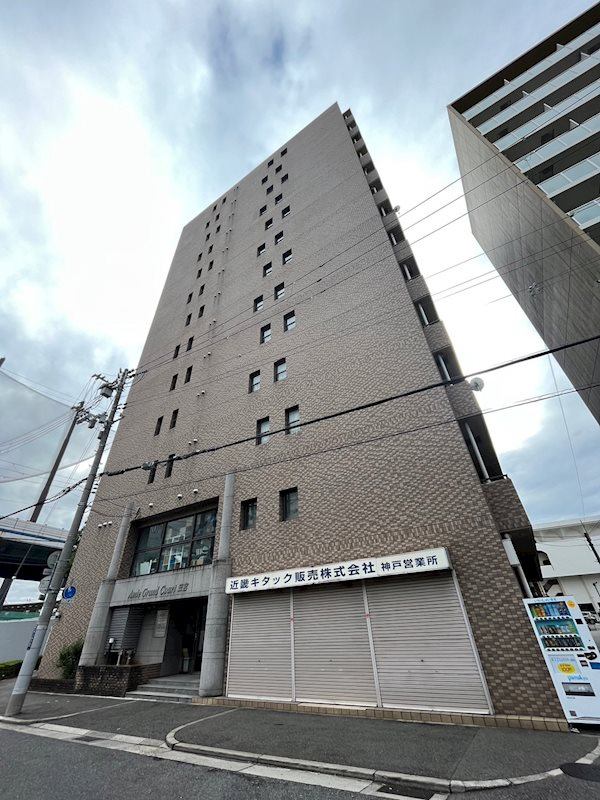 アミーグランコート三宮の外観