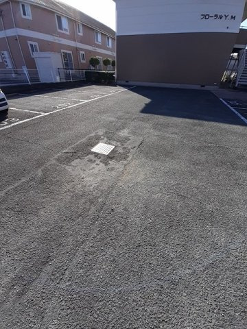 フローラルＹＭの駐車場|駐車場です
