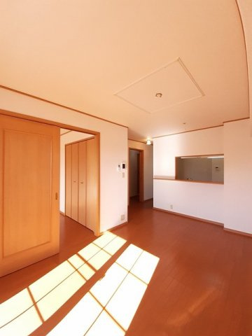 シャルマンⅡの居間・リビング|使いやすい居間です