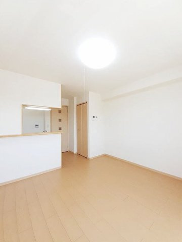 スターエイトの居間・リビング|こちらの居間で趣味の時間をお楽しみください