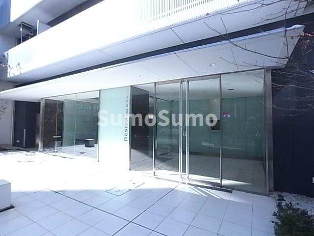 レジディア神戸元町のエントランス