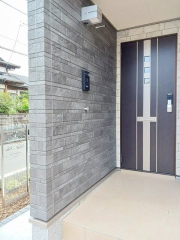 ベルクラールの玄関|明るい玄関です