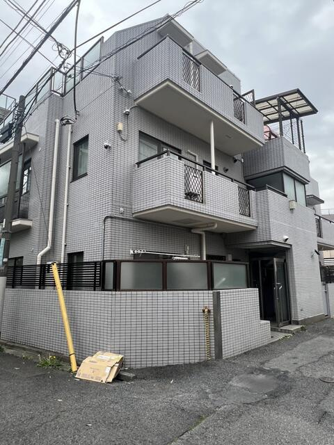 グランコールス東北沢の外観