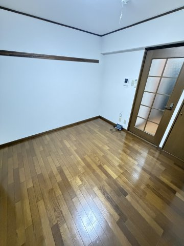 中央マンションの寝室