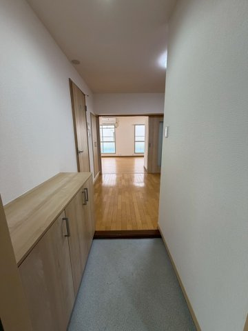 田中マンションの玄関