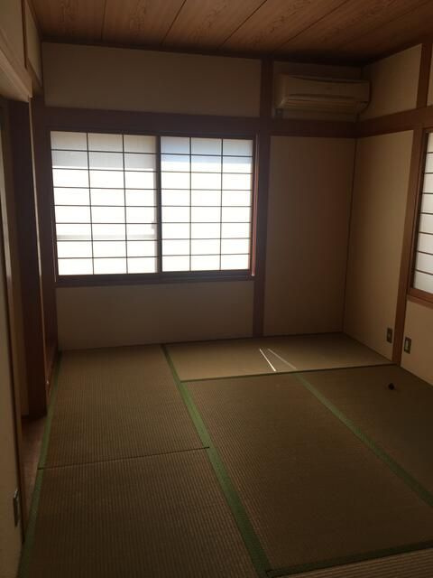 御影石町貸戸建の和室