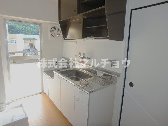 ヴィラナリー中辺路　2号棟のキッチン|コンパクトなキッチンで掃除もラクラク