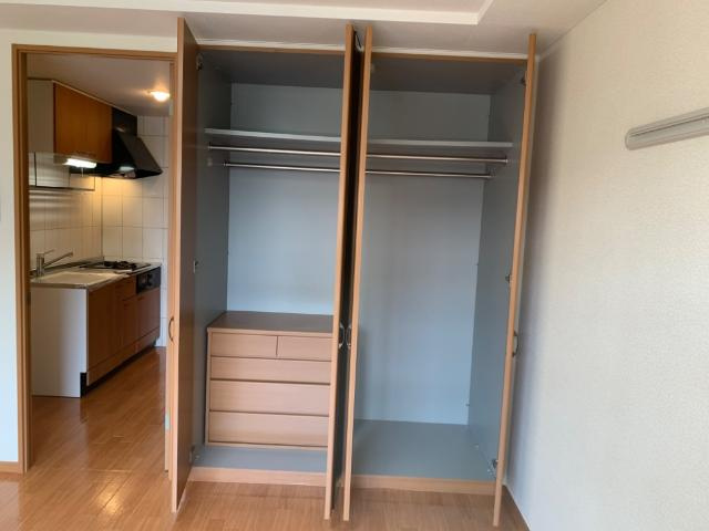 ヴェルジュール御着の収納|クローゼット