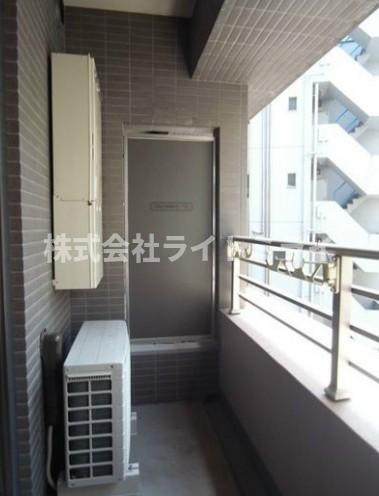 千代田区九段南２丁目の賃貸マンションのバルコニー