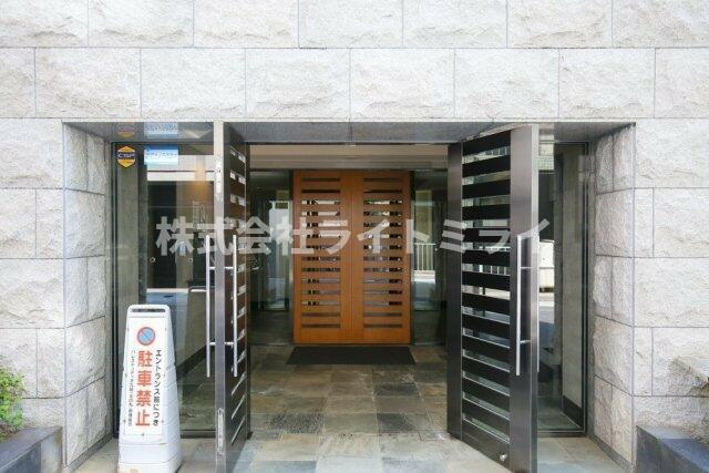 千代田区九段南２丁目の賃貸マンションのエントランス| 