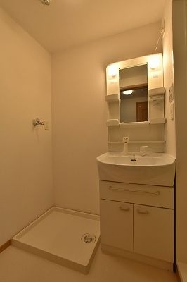 相模原市緑区橋本５丁目の賃貸マンションの洗面所