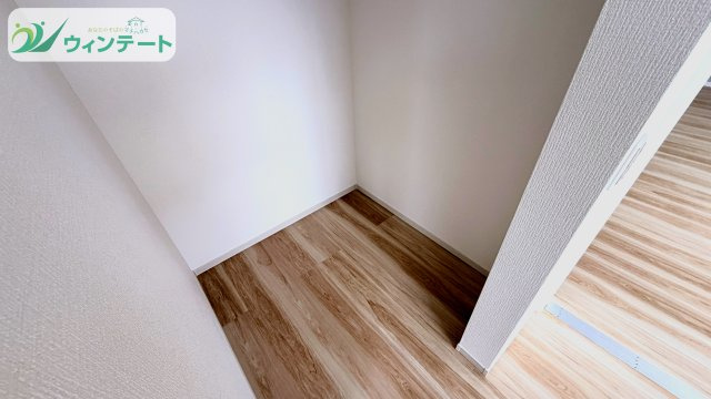 下妻市長塚5期　新築戸建　2号棟の収納|ウォークインクローゼットがあることで、生活空間がすっきり。整理整頓しやすい収納スペースです。